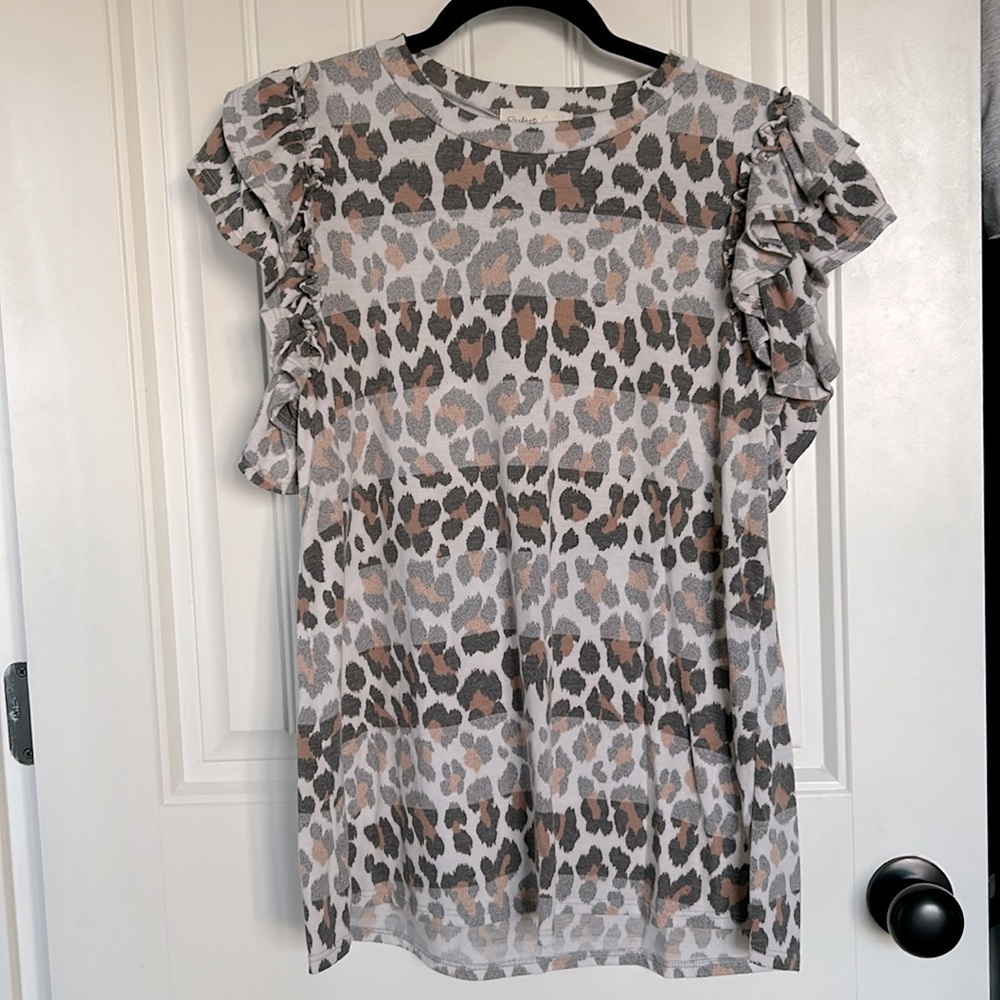 Leopard print top women’s size small - VERY soft!!